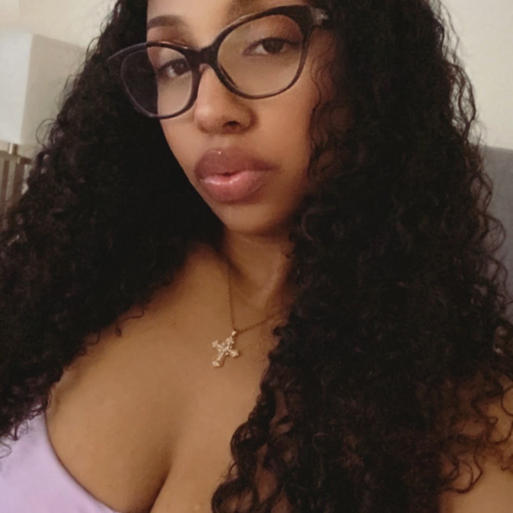 Meet your Posher, Aisha